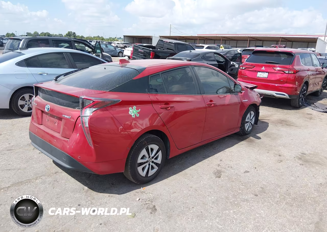 2018 Toyota Prius Four VIN:JTDKARFU5J3063910 - 4
