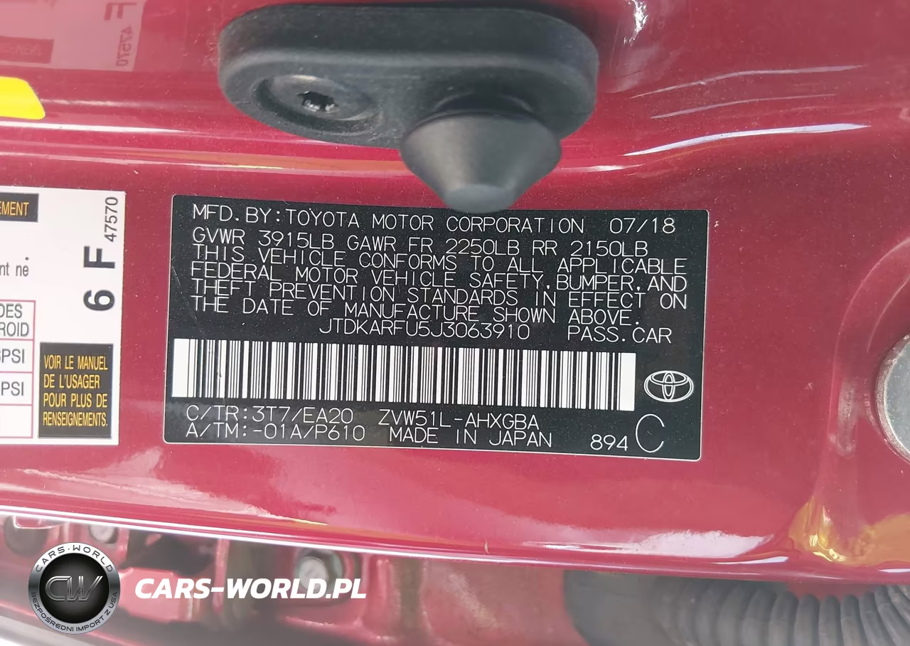 2018 Toyota Prius Four VIN:JTDKARFU5J3063910 - 9
