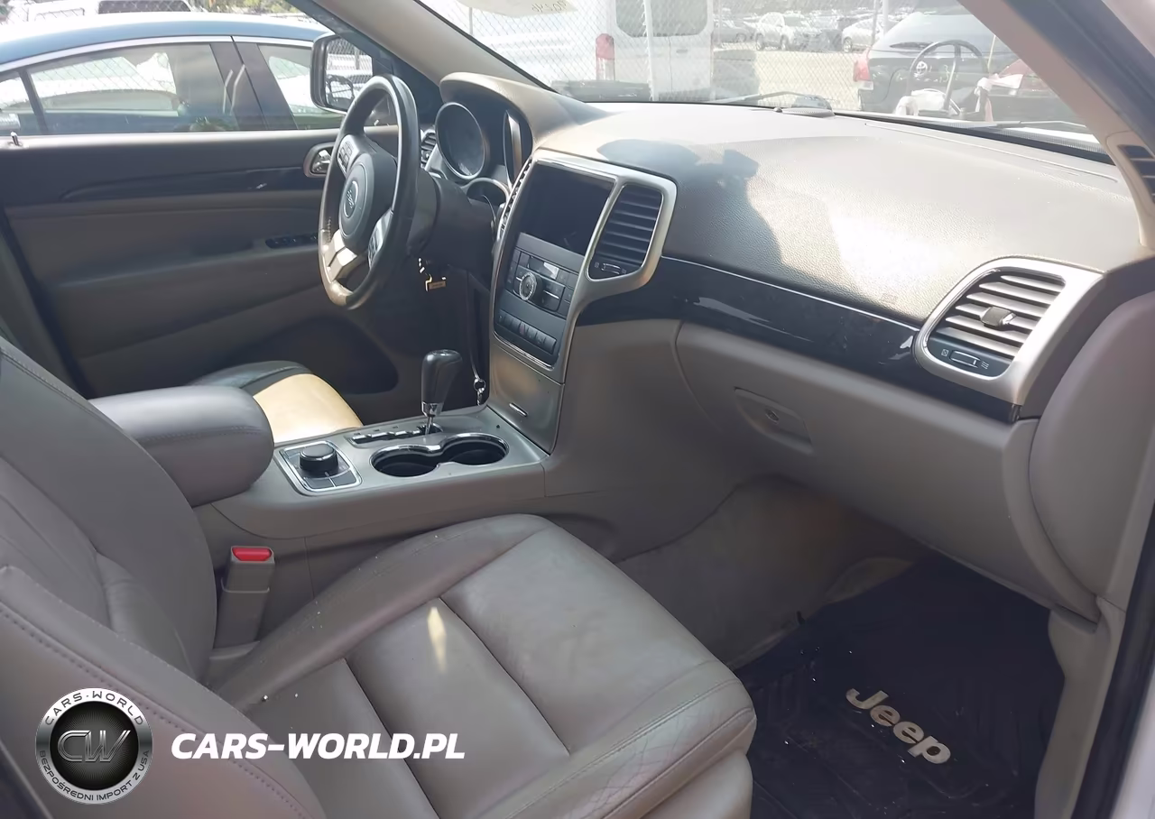 2013 Jeep Grand Cherokee Laredo VIN:1C4RJFAG4DC583633 - 5