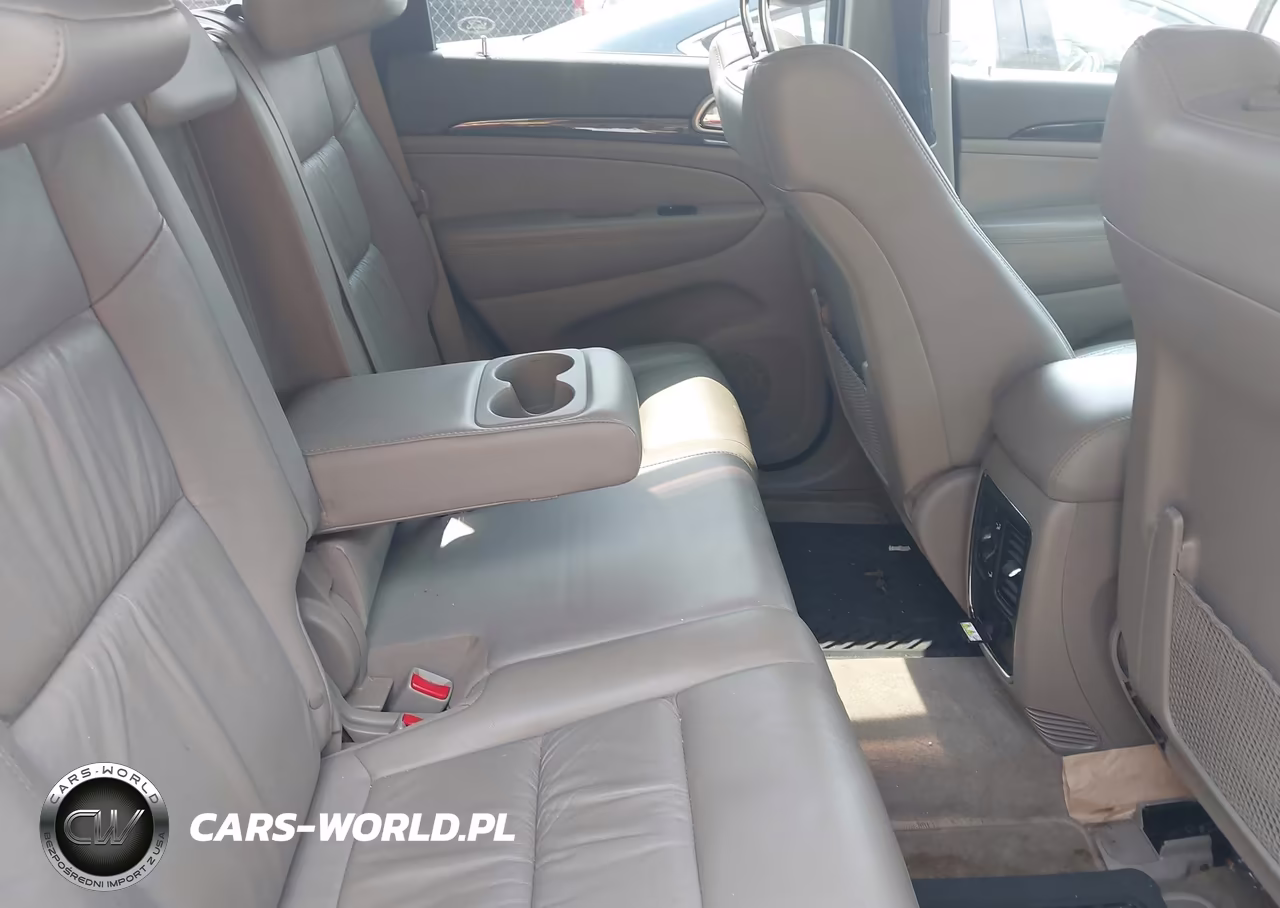 2013 Jeep Grand Cherokee Laredo VIN:1C4RJFAG4DC583633 - 8