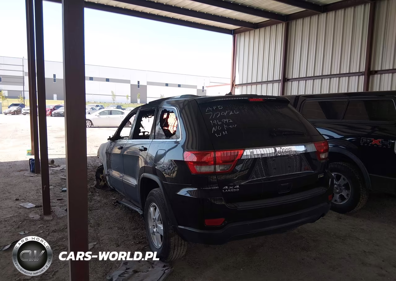 2012 Jeep Grand Cherokee Laredo VIN:1C4RJFAG7CC241530 - 3