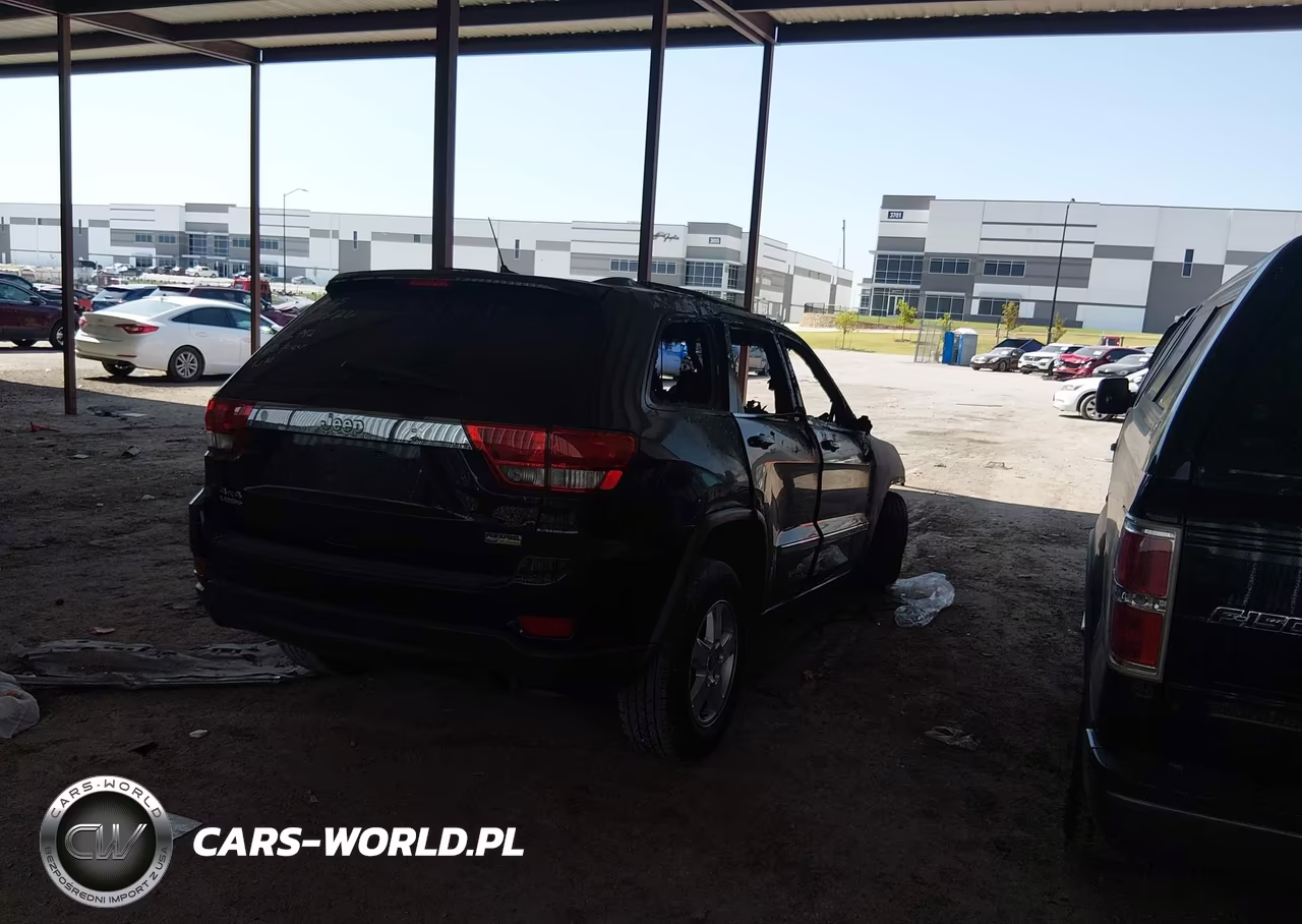 2012 Jeep Grand Cherokee Laredo VIN:1C4RJFAG7CC241530 - 4