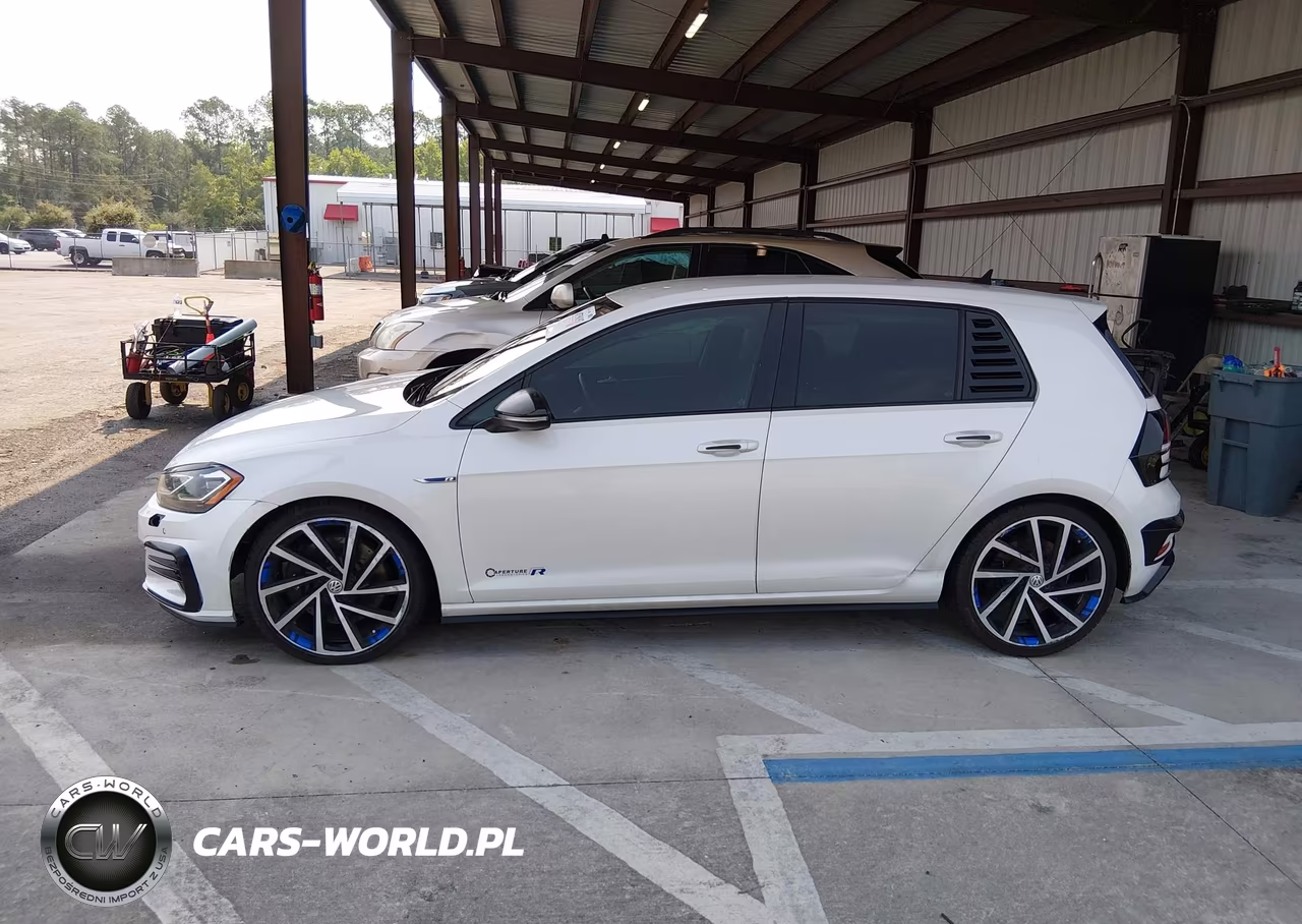 2018 Volkswagen Golf R 2.0T W-Dcc Navigation VIN:WVWWF7AU8JW178689 - 14