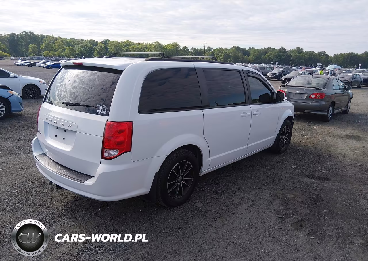 2018 Dodge Grand Caravan Se Plus VIN:2C4RDGBG4JR166575 - 4