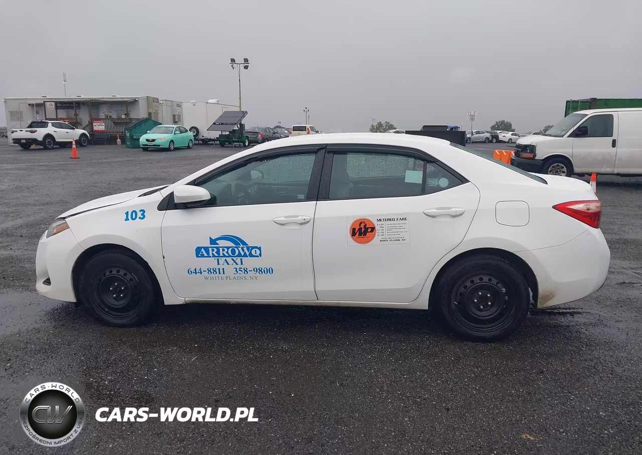 2019 Toyota Corolla Le VIN:2T1BURHE4KC227766 - 14