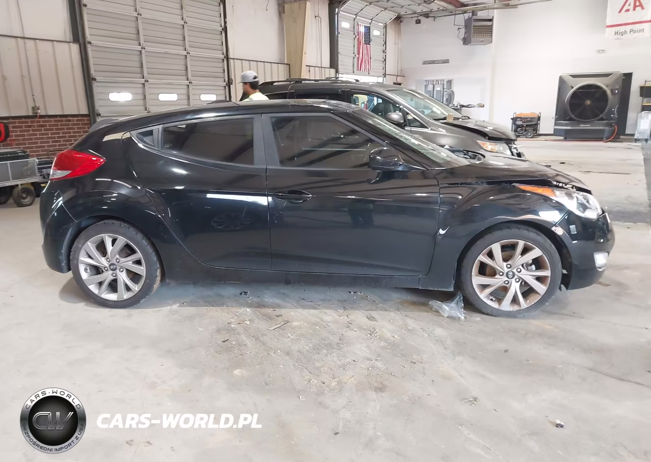 2017 Hyundai Veloster VIN:KMHTC6AD3HU322320 - 14