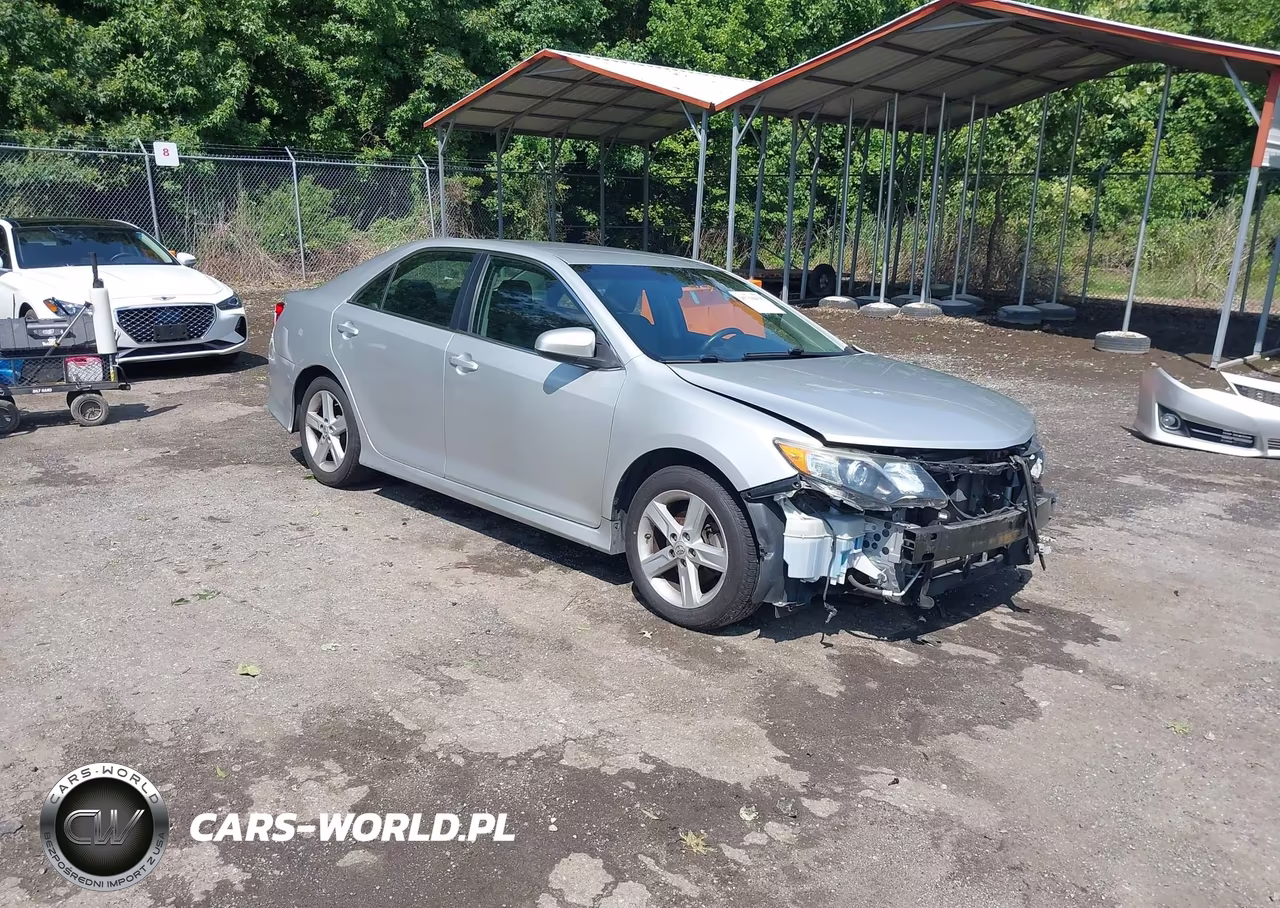 2012 Toyota Camry Se – zdjęcie 1 z 17