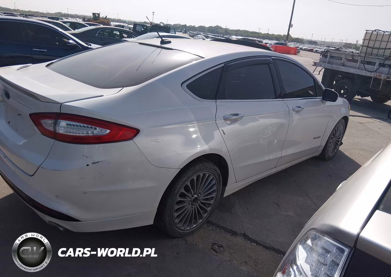 2013 Ford Fusion Hybrid Titanium VIN:3FA6P0RUXDR289203 - 4
