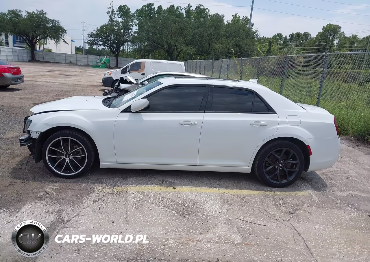 2022 Chrysler 300 S VIN:2C3CCABG7NH135231 - 14