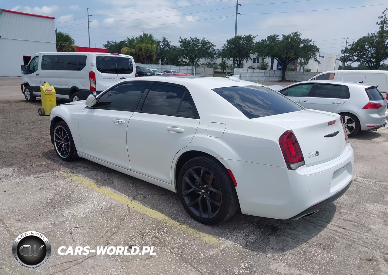 2022 Chrysler 300 S VIN:2C3CCABG7NH135231 - 3