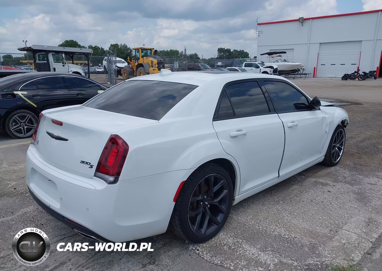 2022 Chrysler 300 S VIN:2C3CCABG7NH135231 - 4