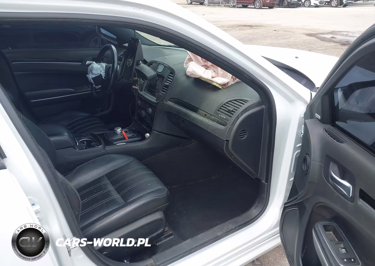 2022 Chrysler 300 S VIN:2C3CCABG7NH135231 - 5