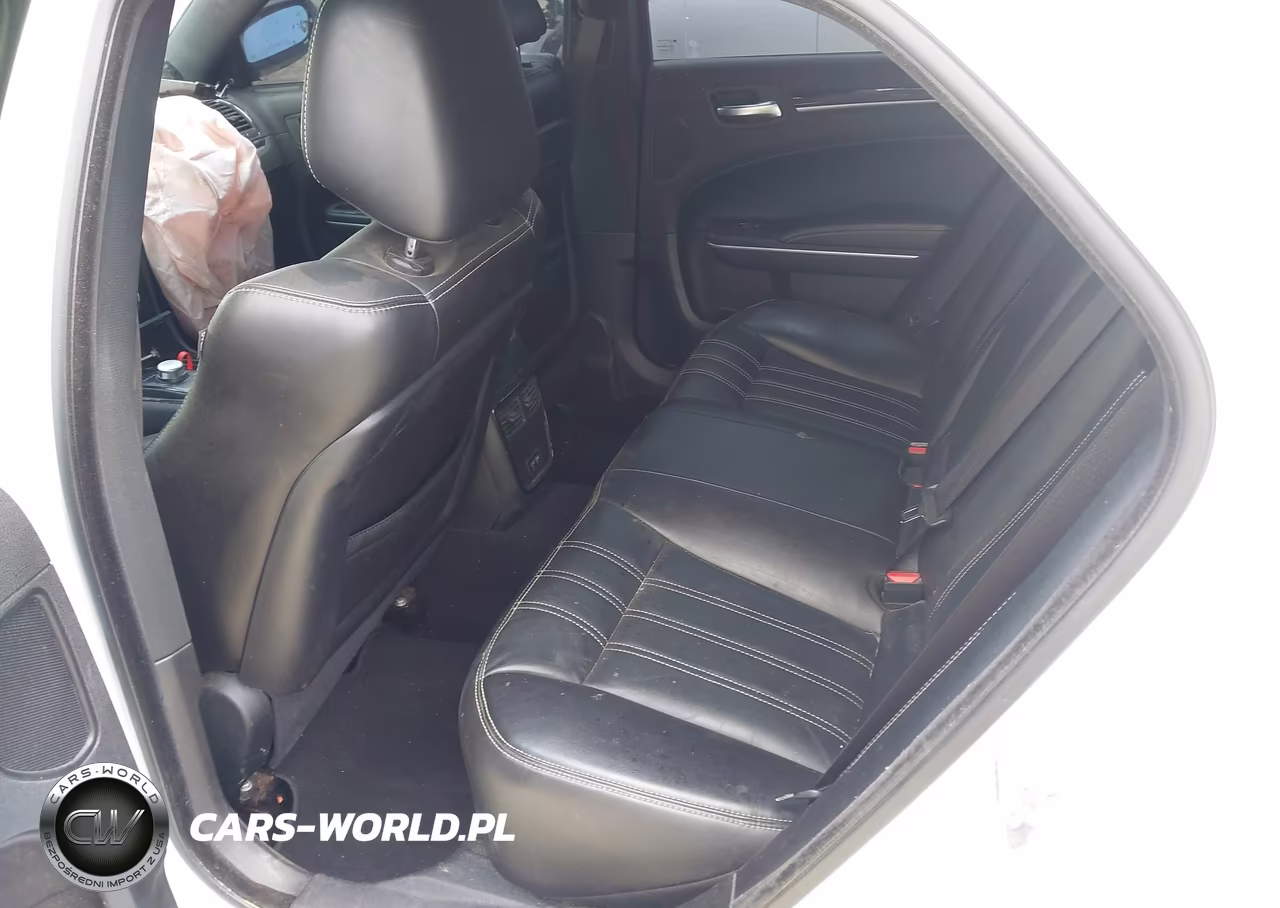 2022 Chrysler 300 S VIN:2C3CCABG7NH135231 - 8