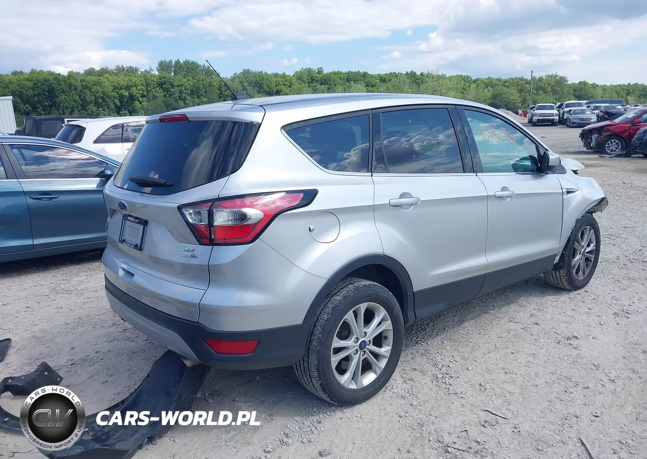 2017 Ford Escape Se VIN:1FMCU9GD7HUC76139 - 4