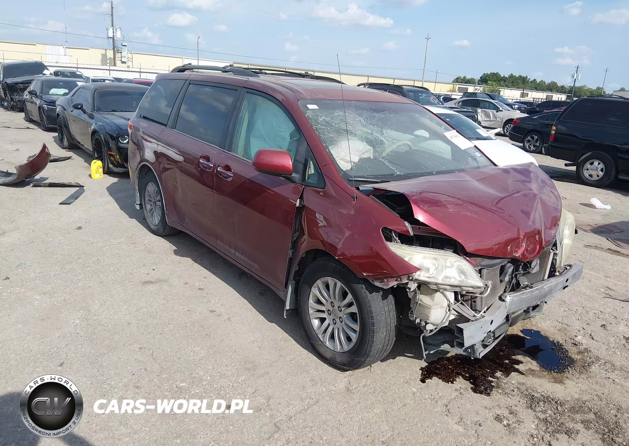 2013 Toyota Sienna Xle V6 8 Passenger – zdjęcie 1 z 16