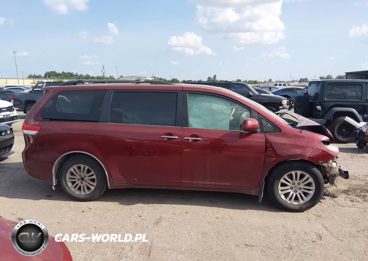 2013 Toyota Sienna Xle V6 8 Passenger VIN:5TDYK3DC3DS374088 - 13