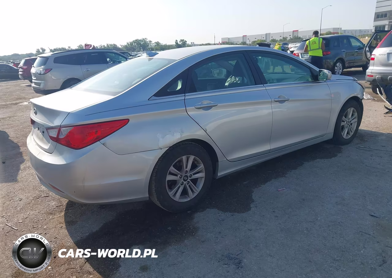 2013 Hyundai Sonata Gls VIN:5NPEB4AC4DH631682 - 4