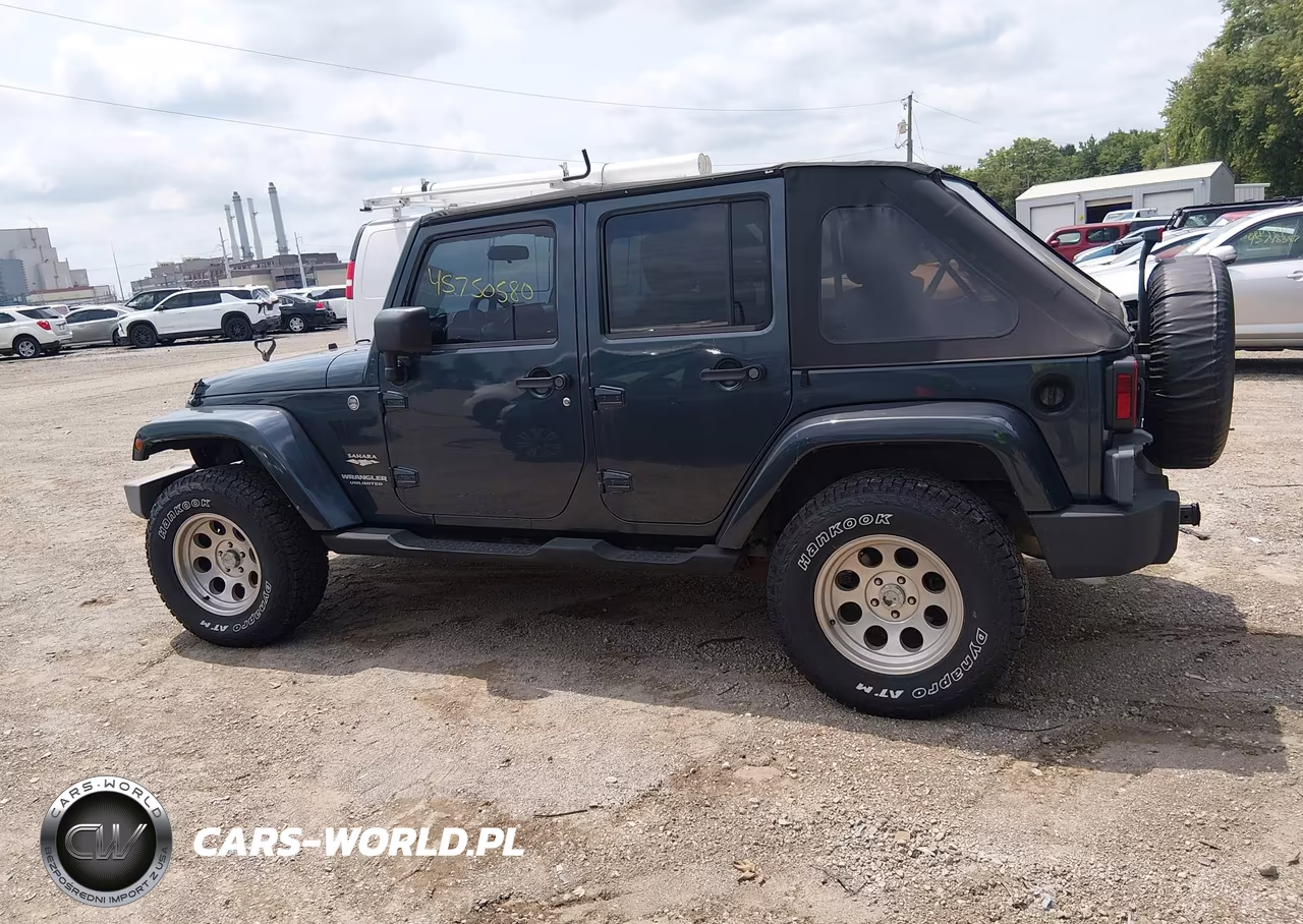 2007 Jeep Wrangler Unlimited Sahara VIN:1J4GA59107L141609 - 14