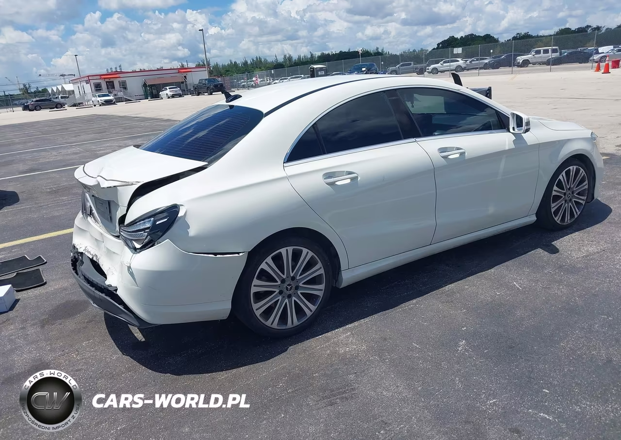 2018 Mercedes-Benz Cla 250 VIN:WDDSJ4EB1JN607039 - 4