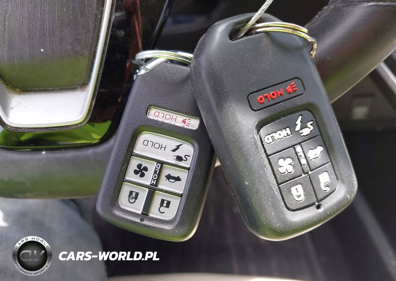 2020 Honda Clarity Plug-In Hybrid Touring VIN:JHMZC5F31LC000328 - 11