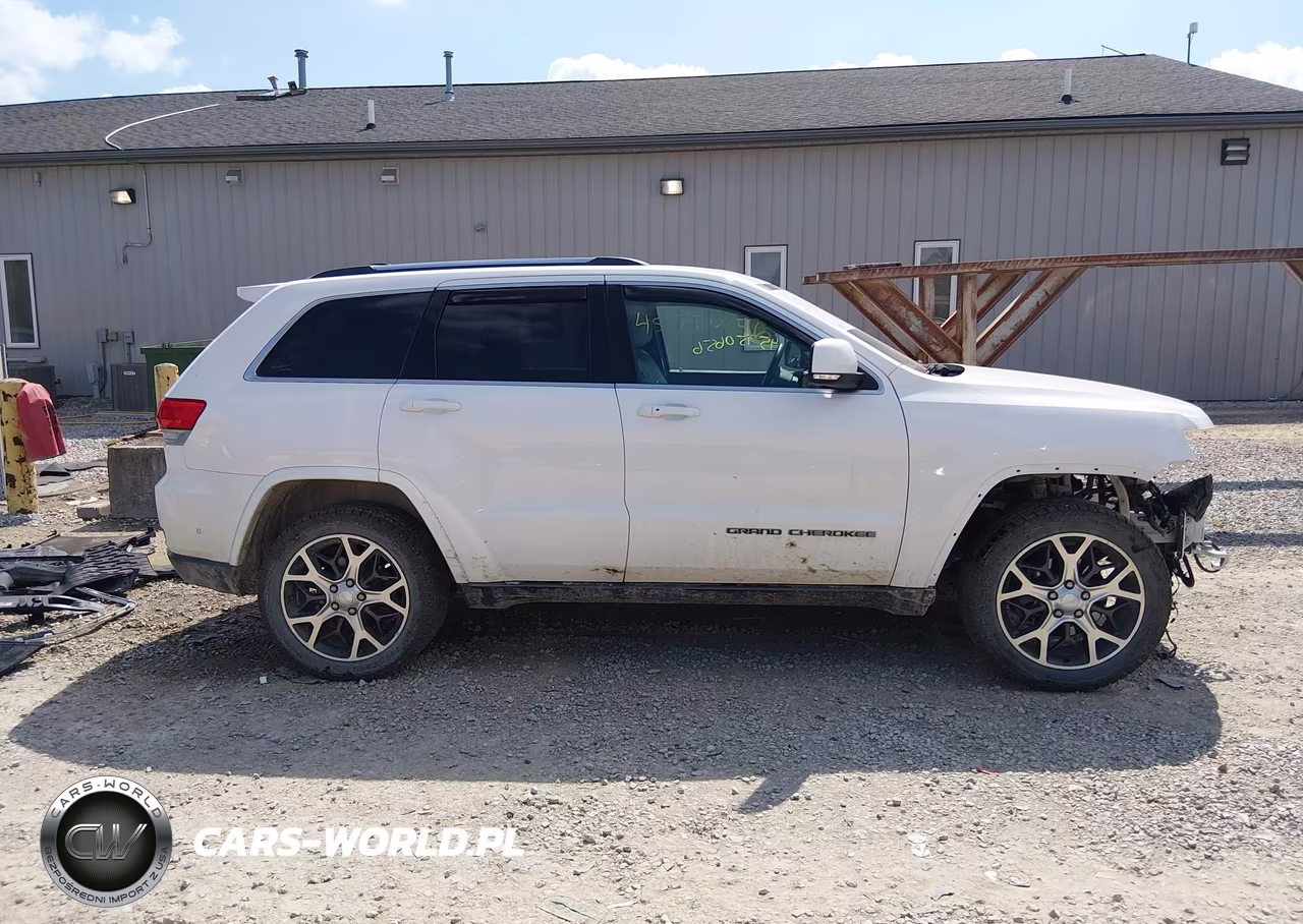 2018 Jeep Grand Cherokee Sterling Edition 4X4 VIN:1C4RJFBG6JC106017 - 14