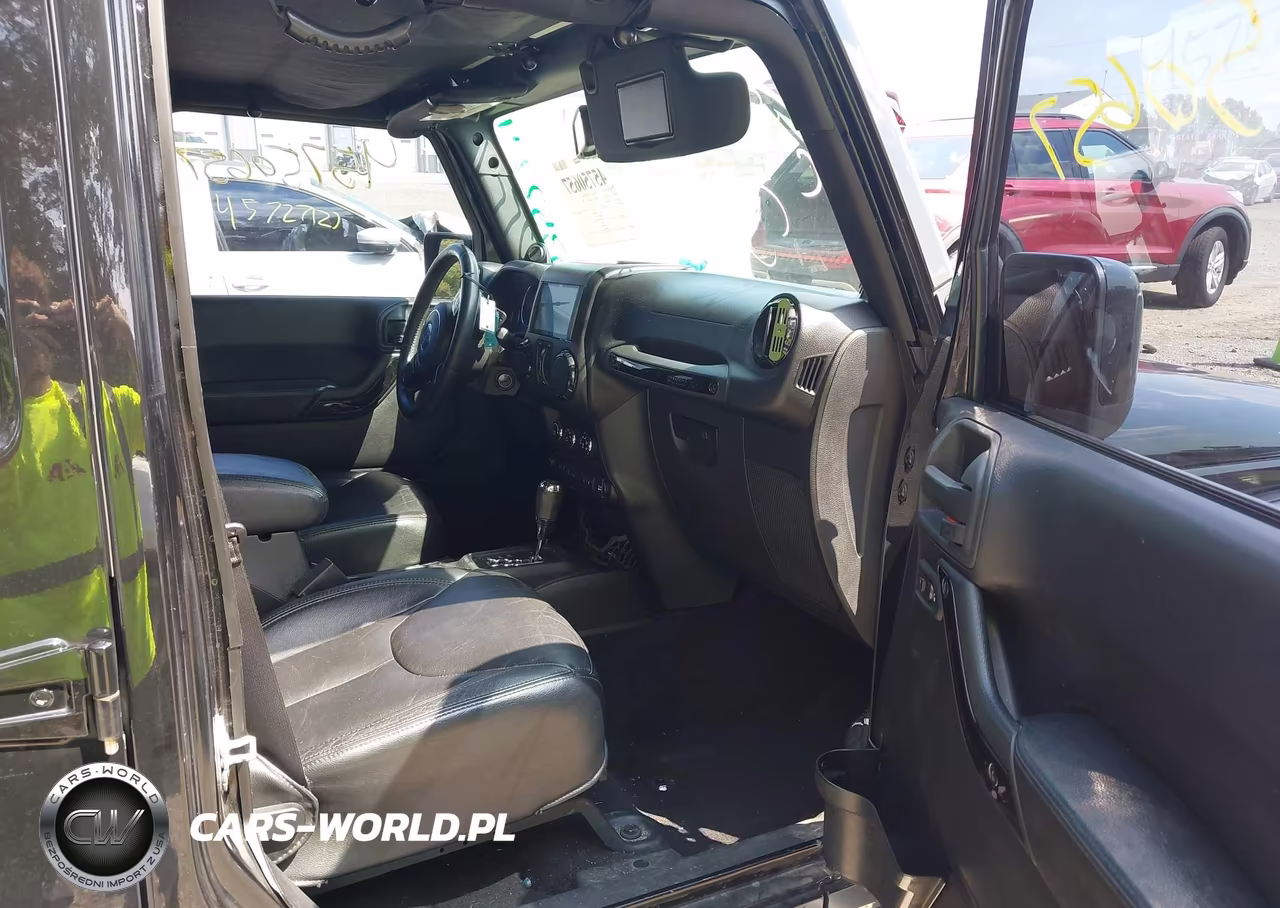2014 Jeep Wrangler Unlimited Altitude VIN:1C4BJWEG4EL282874 - 5