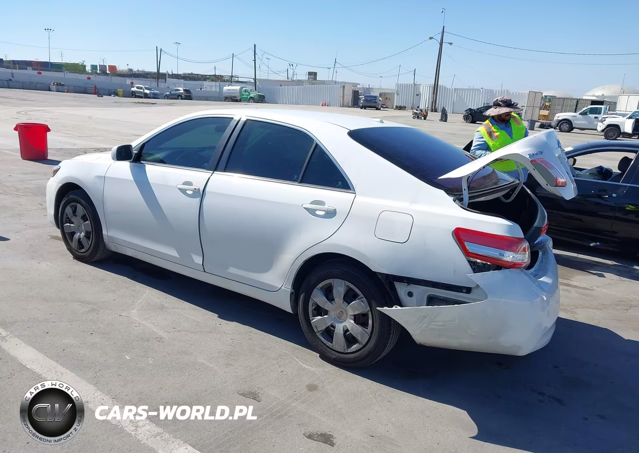 2010 Toyota Camry Le VIN:4T4BF3EK7AR087071 - 3