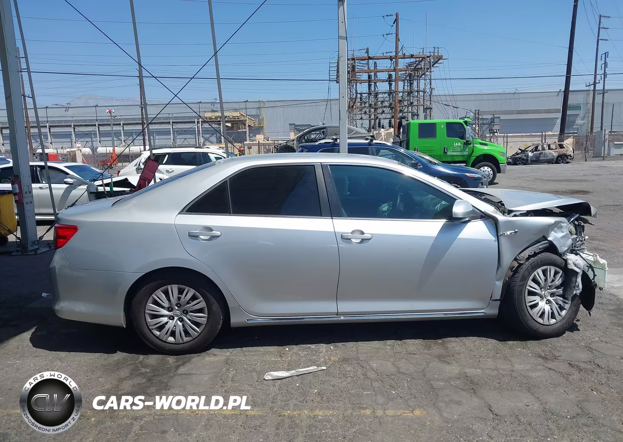 2014 Toyota Camry Hybrid Le VIN:4T1BD1FK2EU098729 - 14