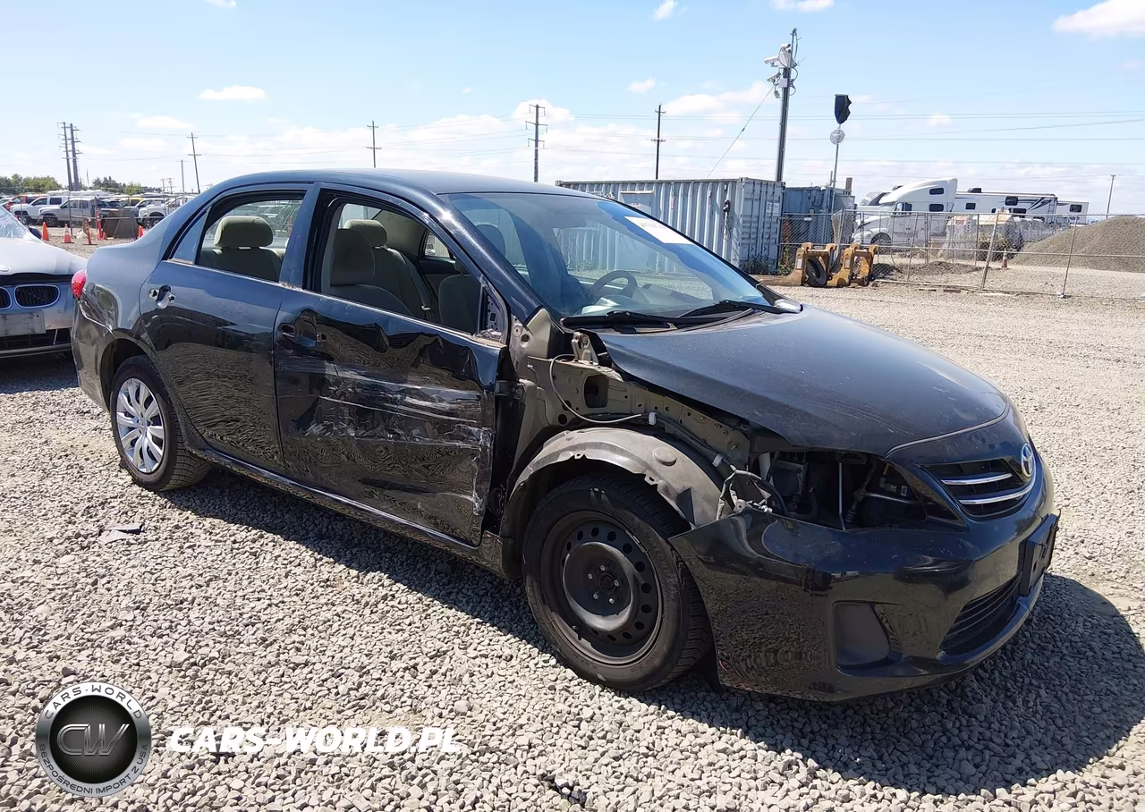 2013 Toyota Corolla Le VIN:5YFBU4EE9DP119556 - 1