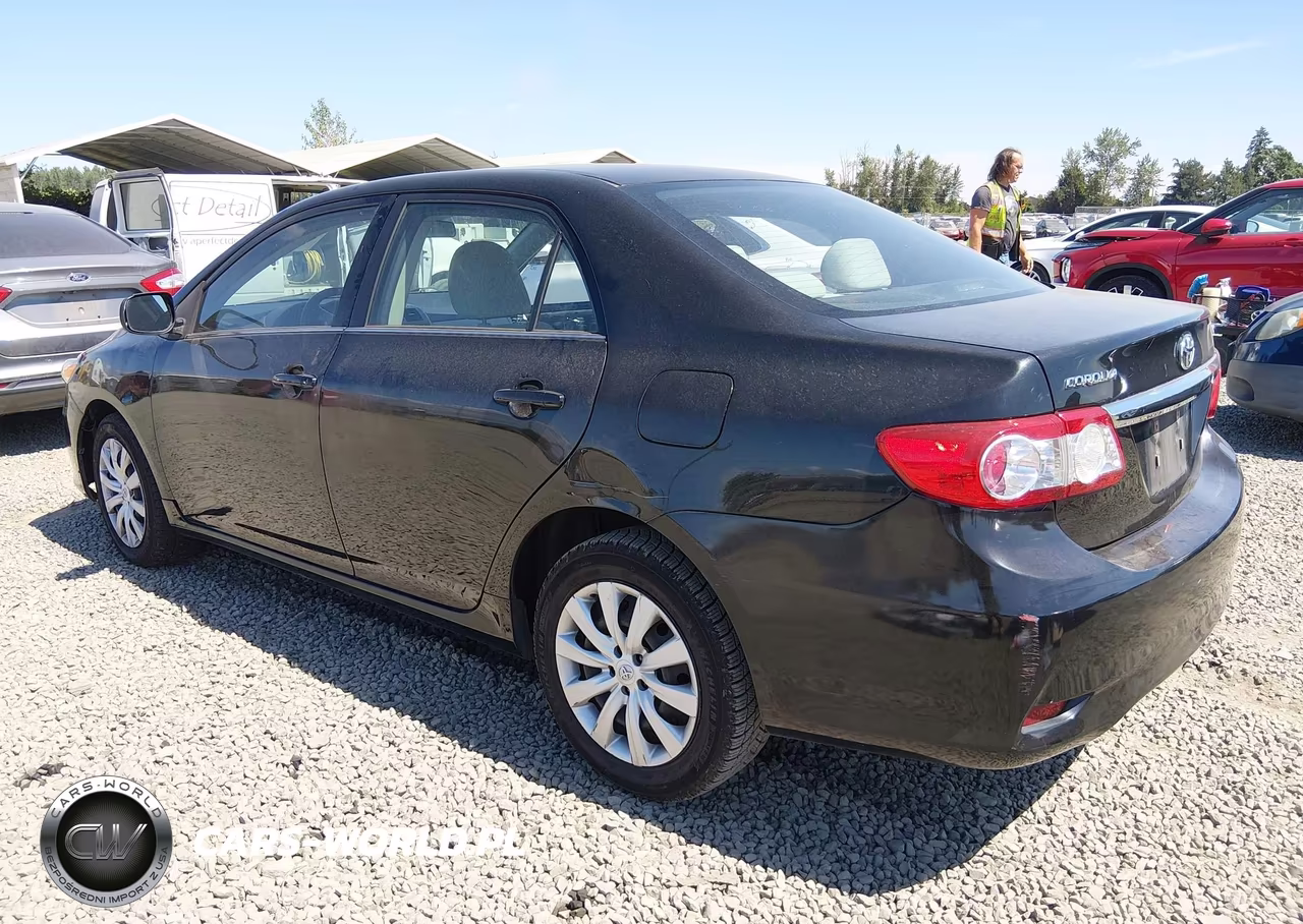 2013 Toyota Corolla Le VIN:5YFBU4EE9DP119556 - 3