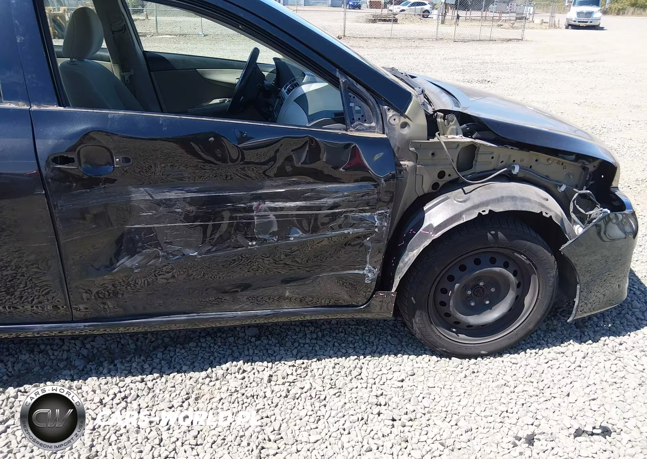 2013 Toyota Corolla Le VIN:5YFBU4EE9DP119556 - 6