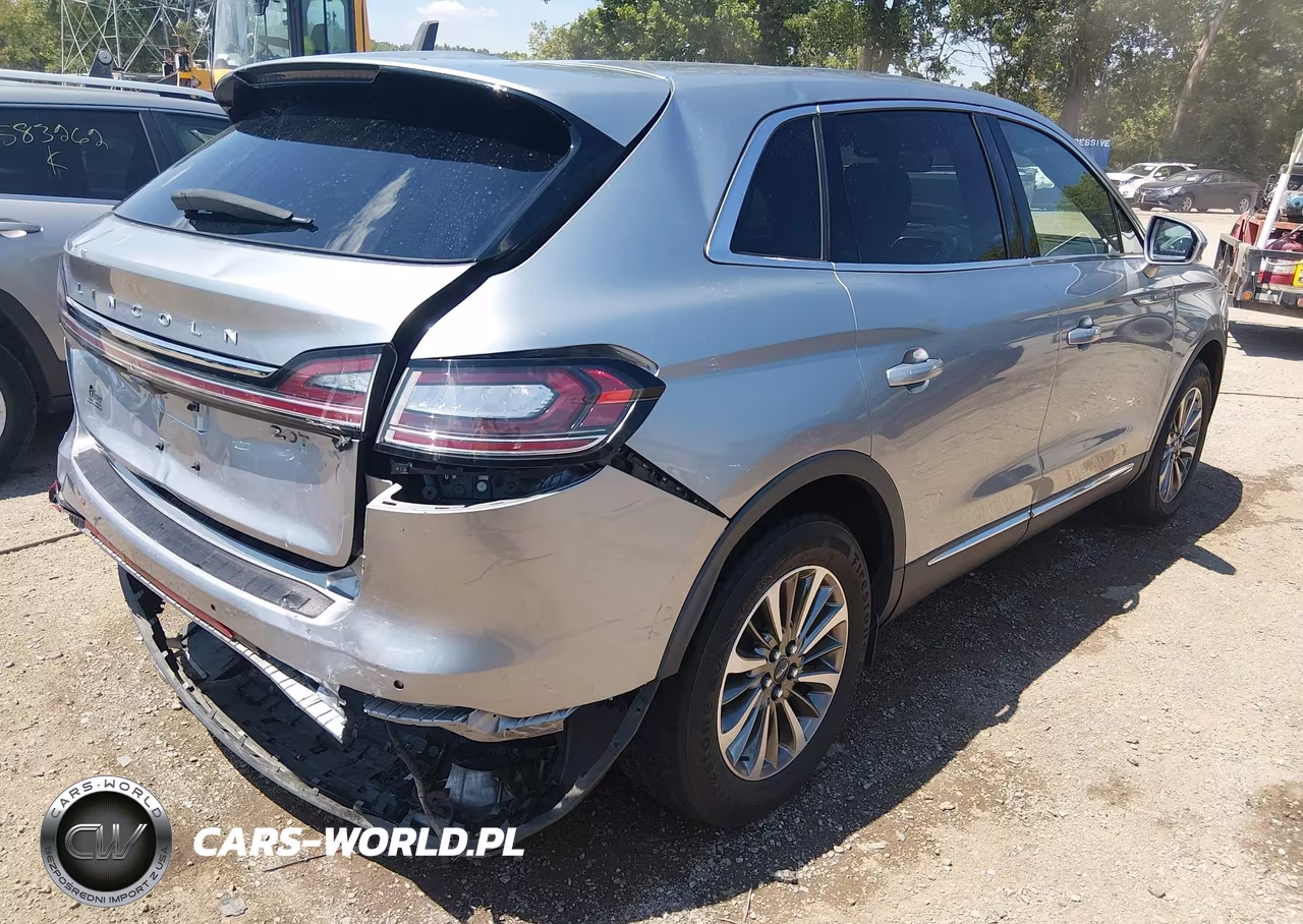 2020 Lincoln Nautilus Standard VIN:2LMPJ6J99LBL06869 - 4