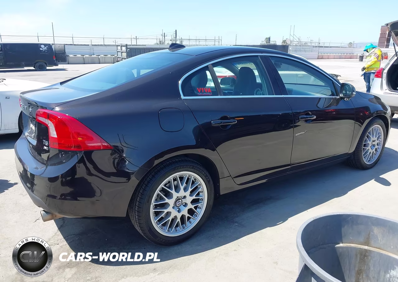 2013 Volvo S60 T5-T5 Platinum-T5 Premier-T5 Premier Plus VIN:YV1612FH5D2170536 - 4