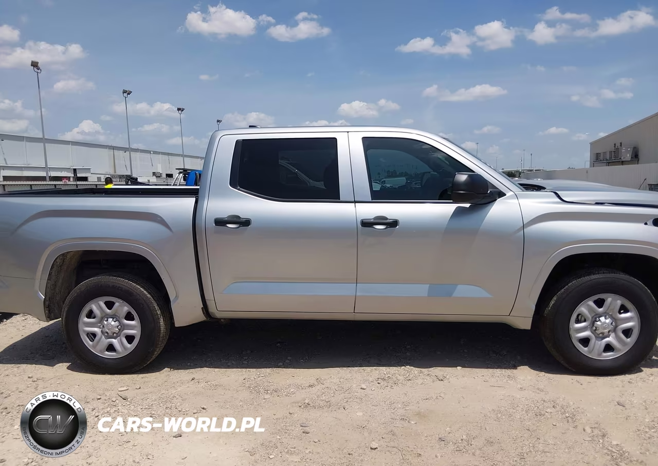 2025 Toyota Tundra Sr VIN:5TFKB5DB9SX332895 - 14
