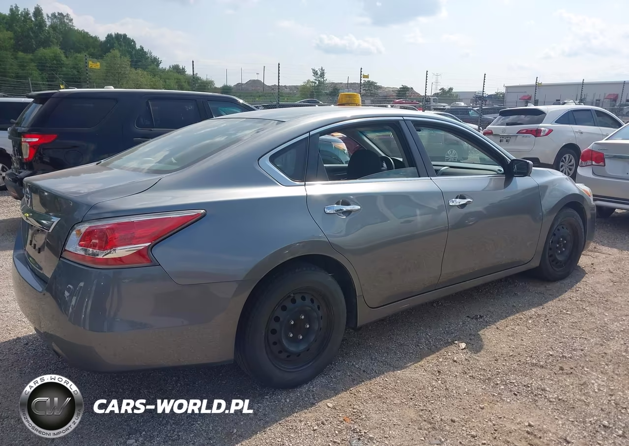 2015 Nissan Altima 2.5-S-Sv-Sl VIN:1N4AL3AP4FC579645 - 4