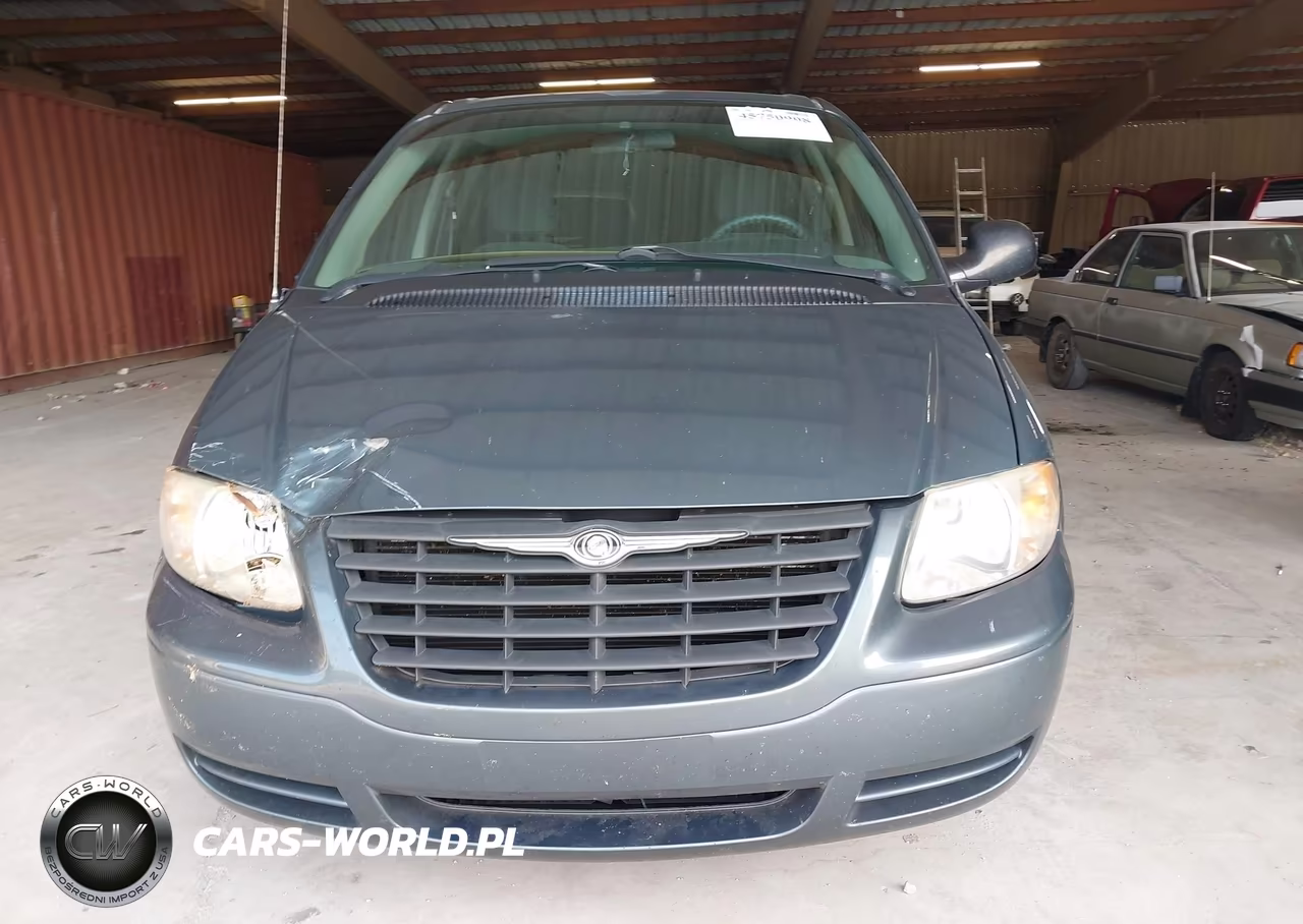 2007 Chrysler Town & Country VIN:1A4GJ45R27B109997 - 13