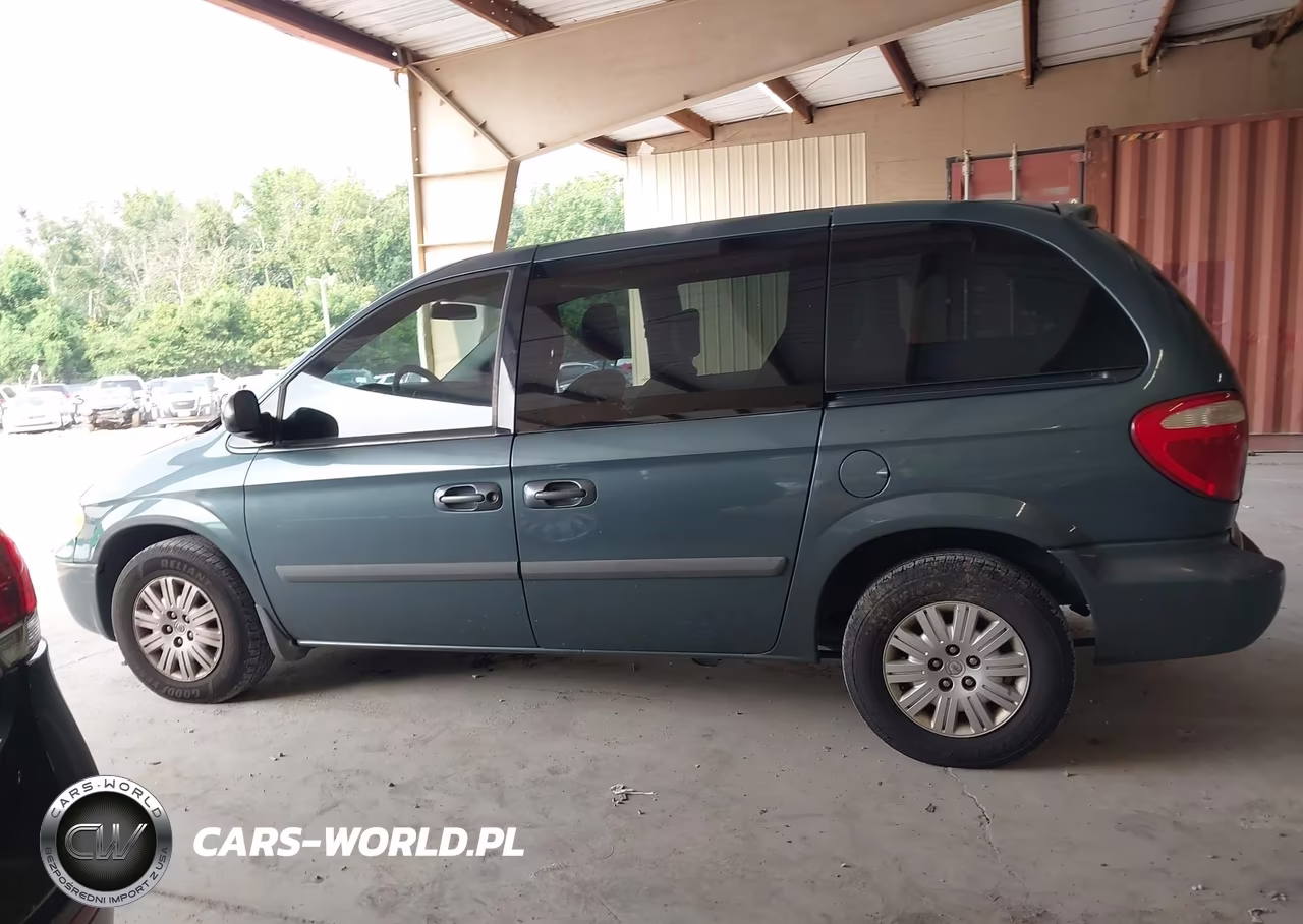 2007 Chrysler Town & Country VIN:1A4GJ45R27B109997 - 15