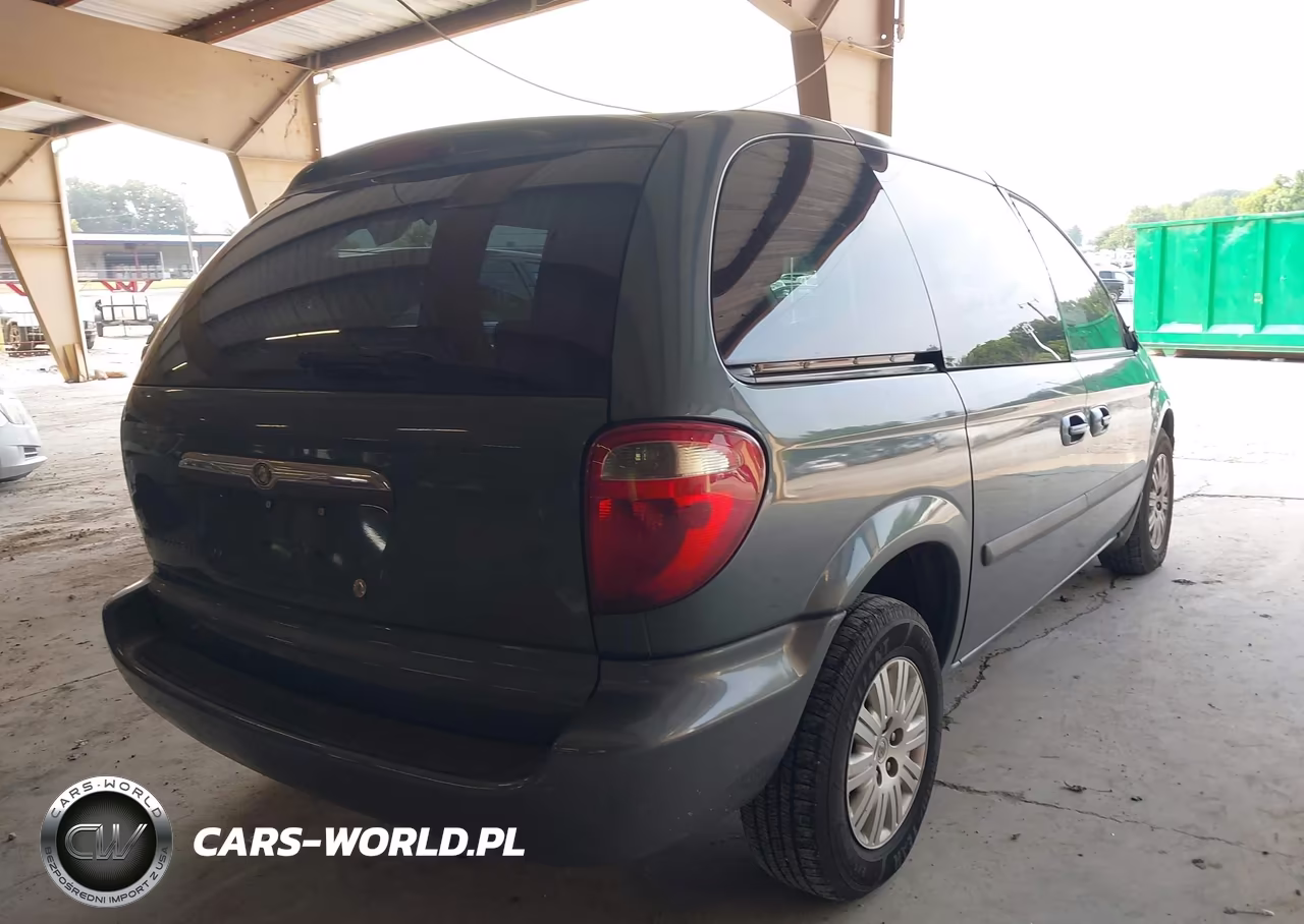 2007 Chrysler Town & Country VIN:1A4GJ45R27B109997 - 4