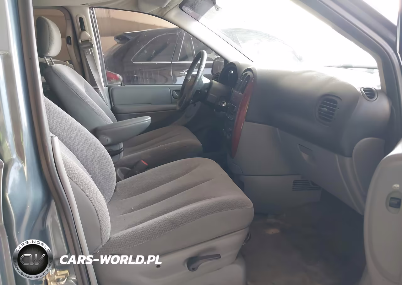 2007 Chrysler Town & Country VIN:1A4GJ45R27B109997 - 5
