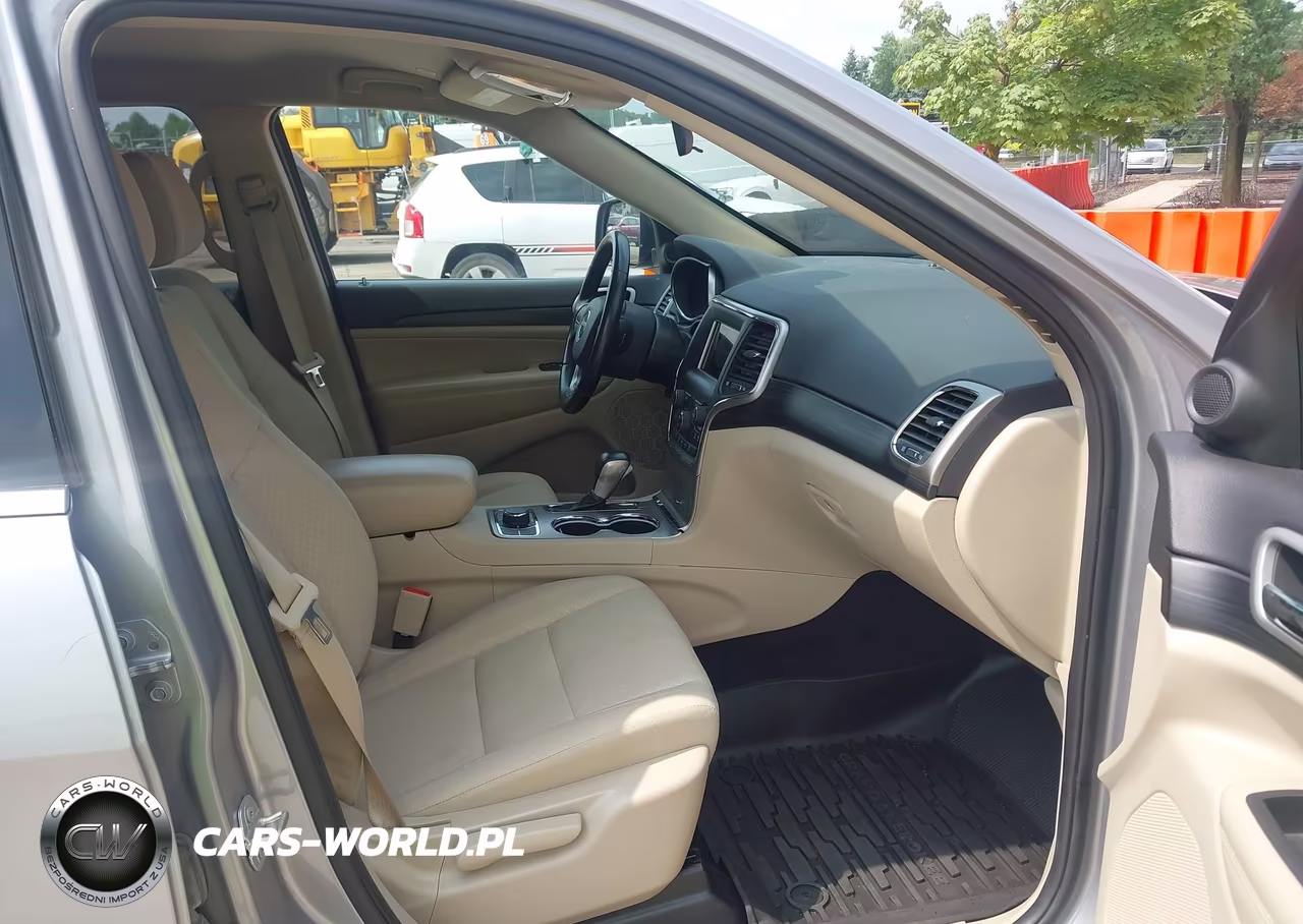 2021 Jeep Grand Cherokee Laredo E 4X4 VIN:1C4RJFAG5MC793772 - 5