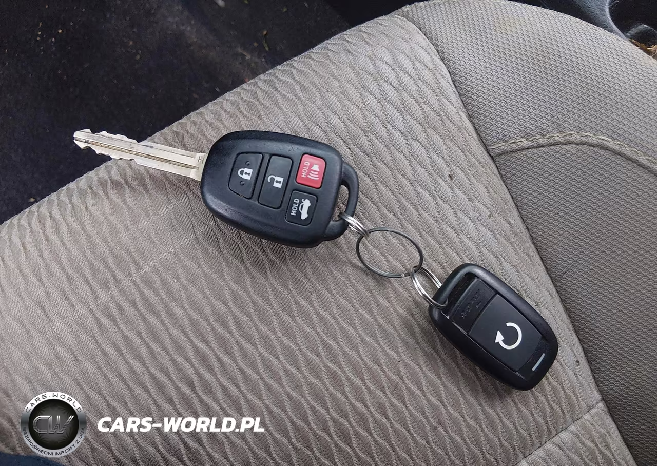 2015 Toyota Corolla Le VIN:2T1BURHE3FC470118 - 11