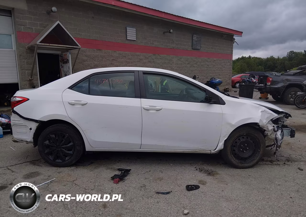 2015 Toyota Corolla Le VIN:2T1BURHE3FC470118 - 14