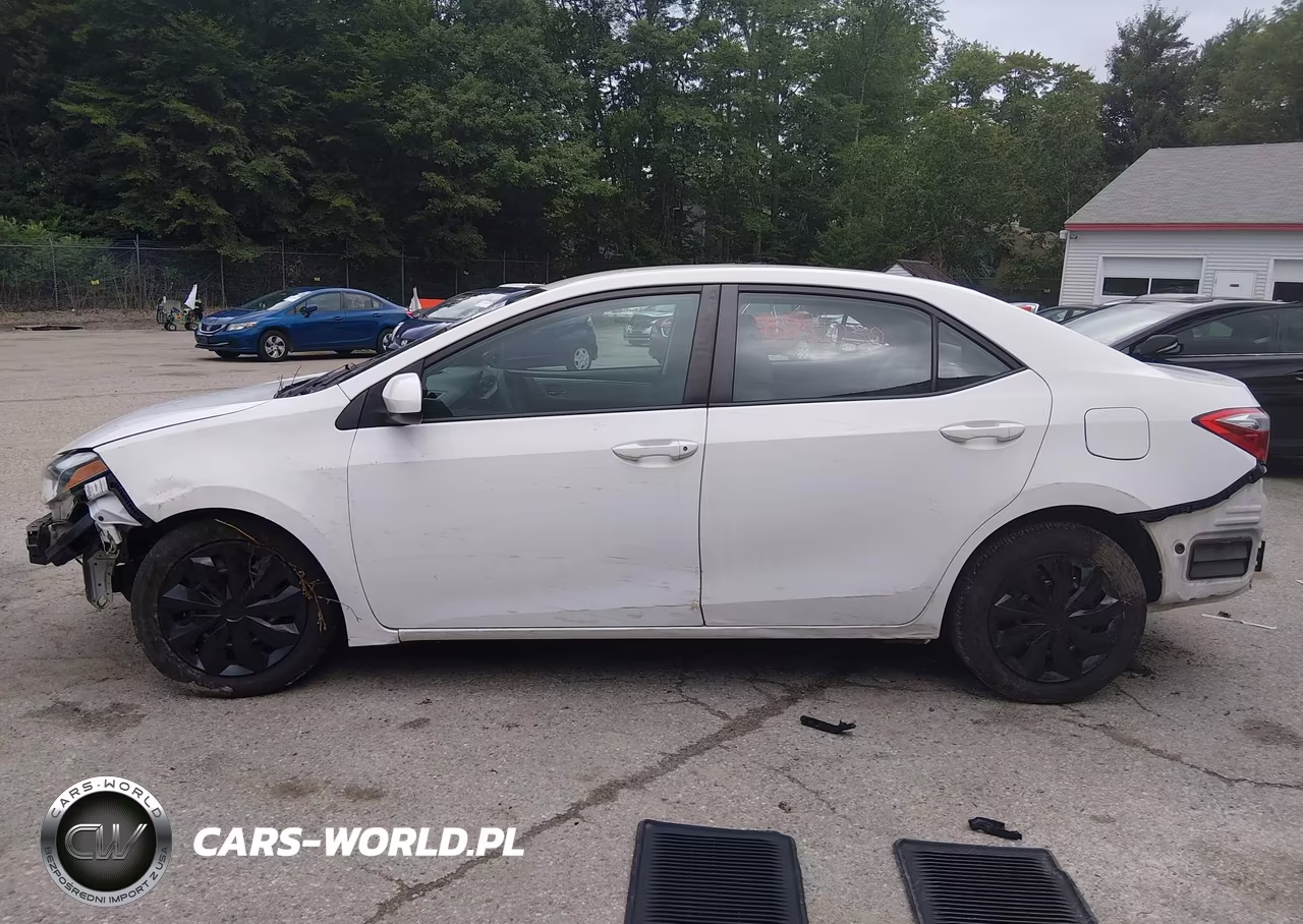 2015 Toyota Corolla Le VIN:2T1BURHE3FC470118 - 15