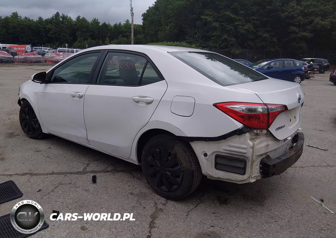 2015 Toyota Corolla Le VIN:2T1BURHE3FC470118 - 3