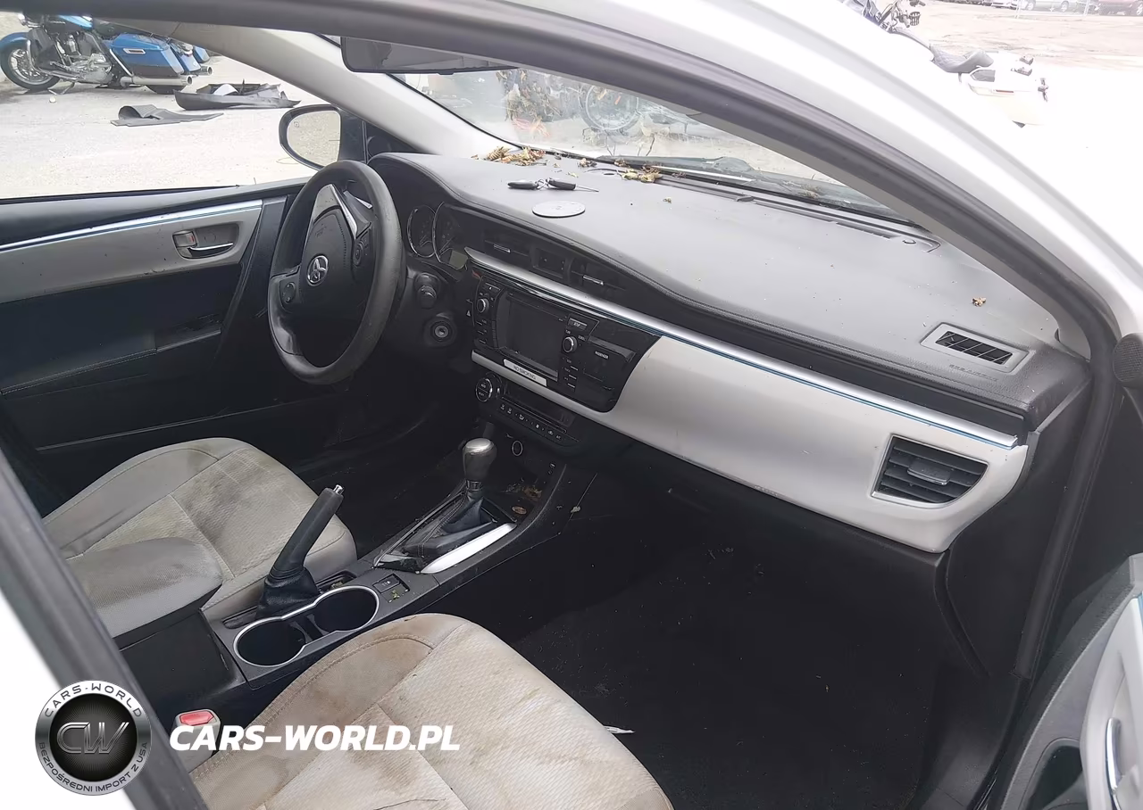 2015 Toyota Corolla Le VIN:2T1BURHE3FC470118 - 5
