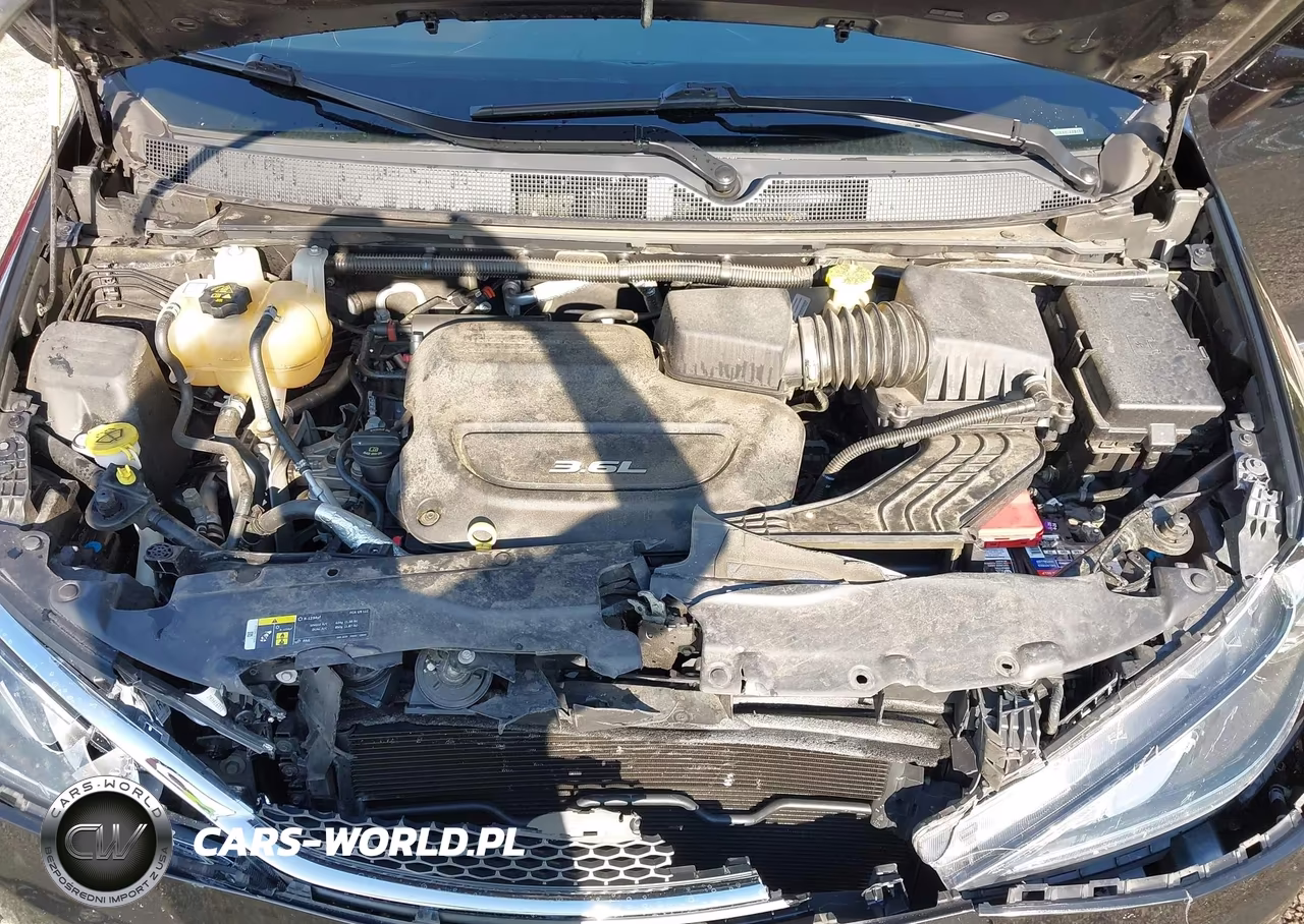 2018 Chrysler Pacifica Touring L VIN:2C4RC1BG2JR112322 - 10