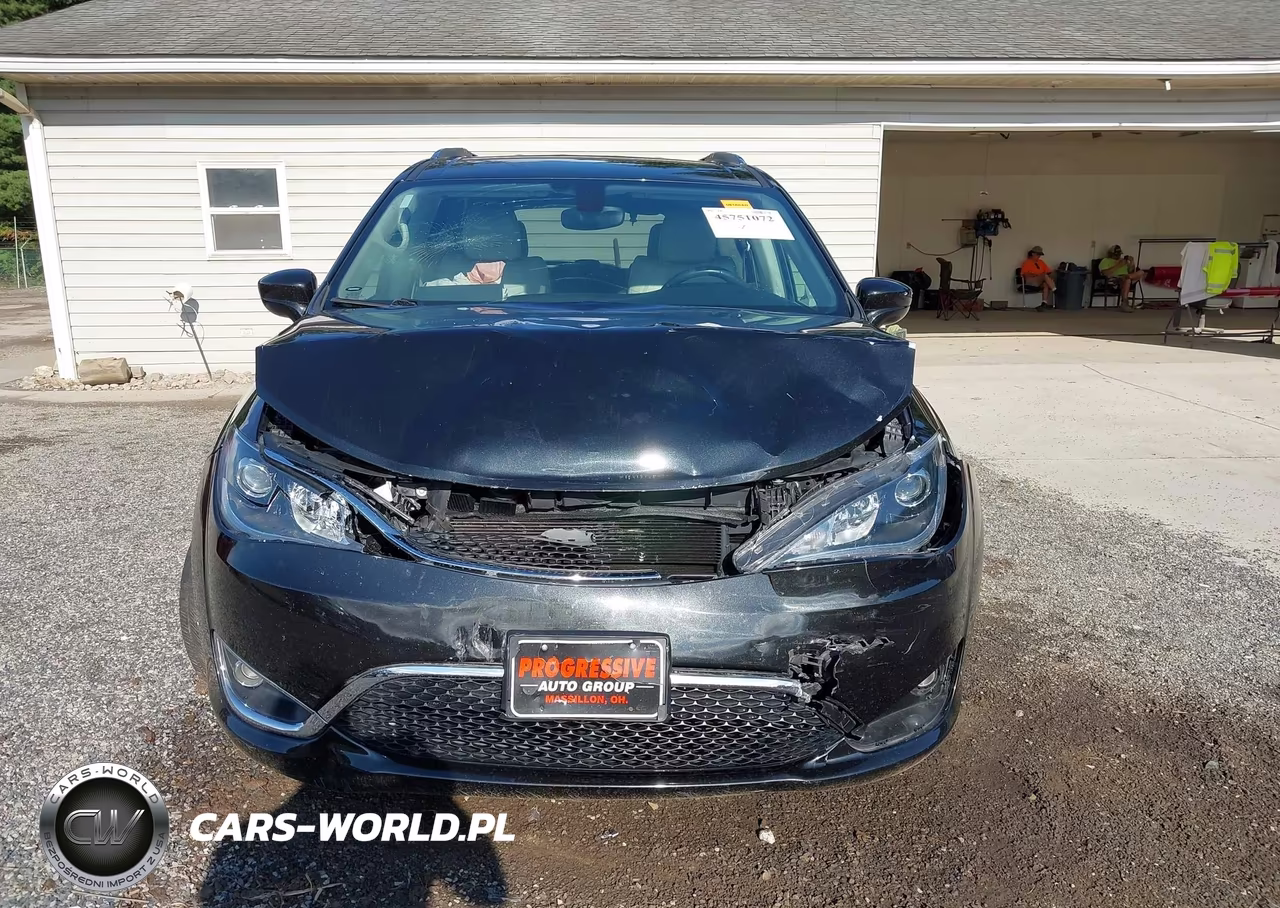 2018 Chrysler Pacifica Touring L VIN:2C4RC1BG2JR112322 - 13