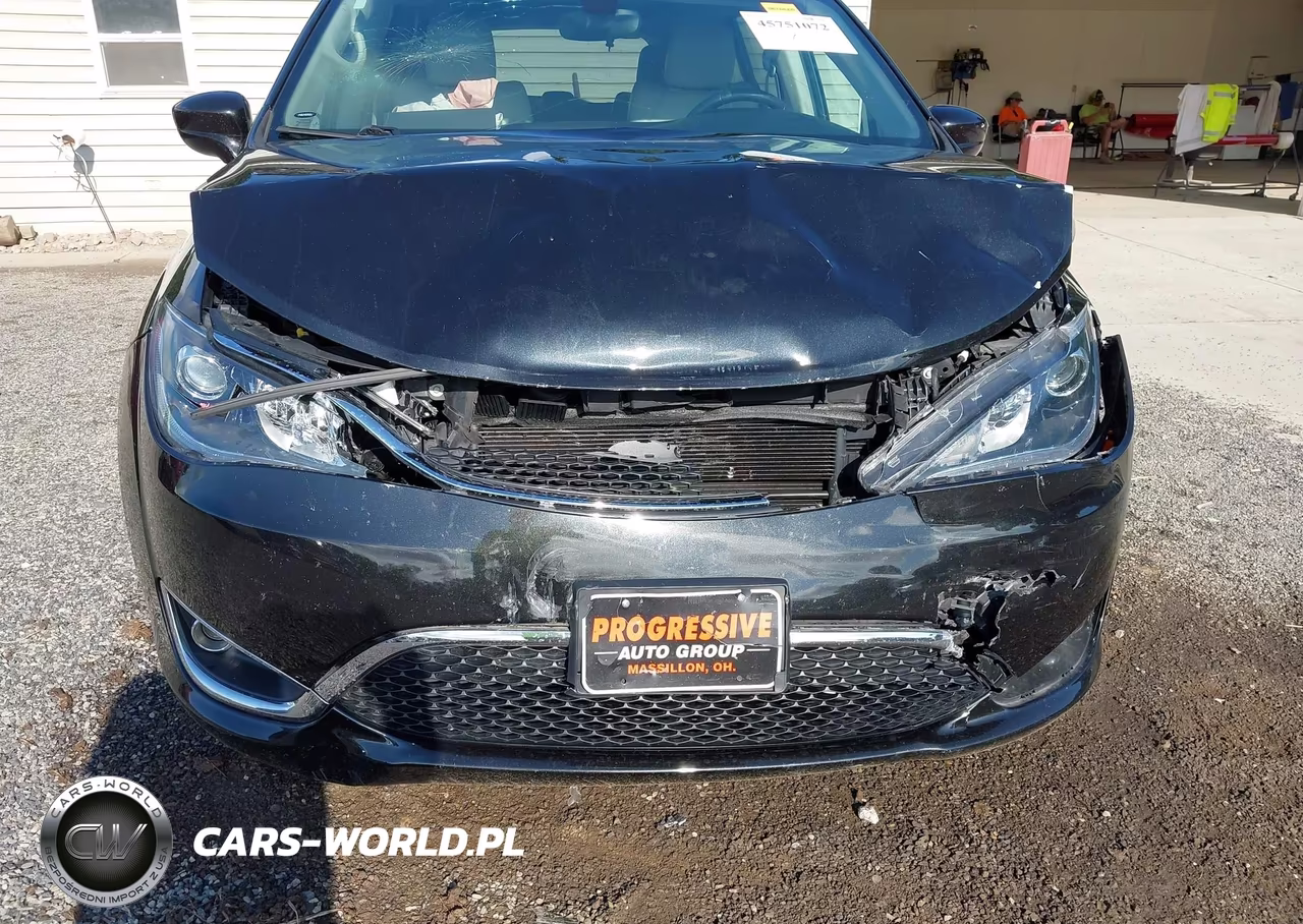 2018 Chrysler Pacifica Touring L VIN:2C4RC1BG2JR112322 - 6