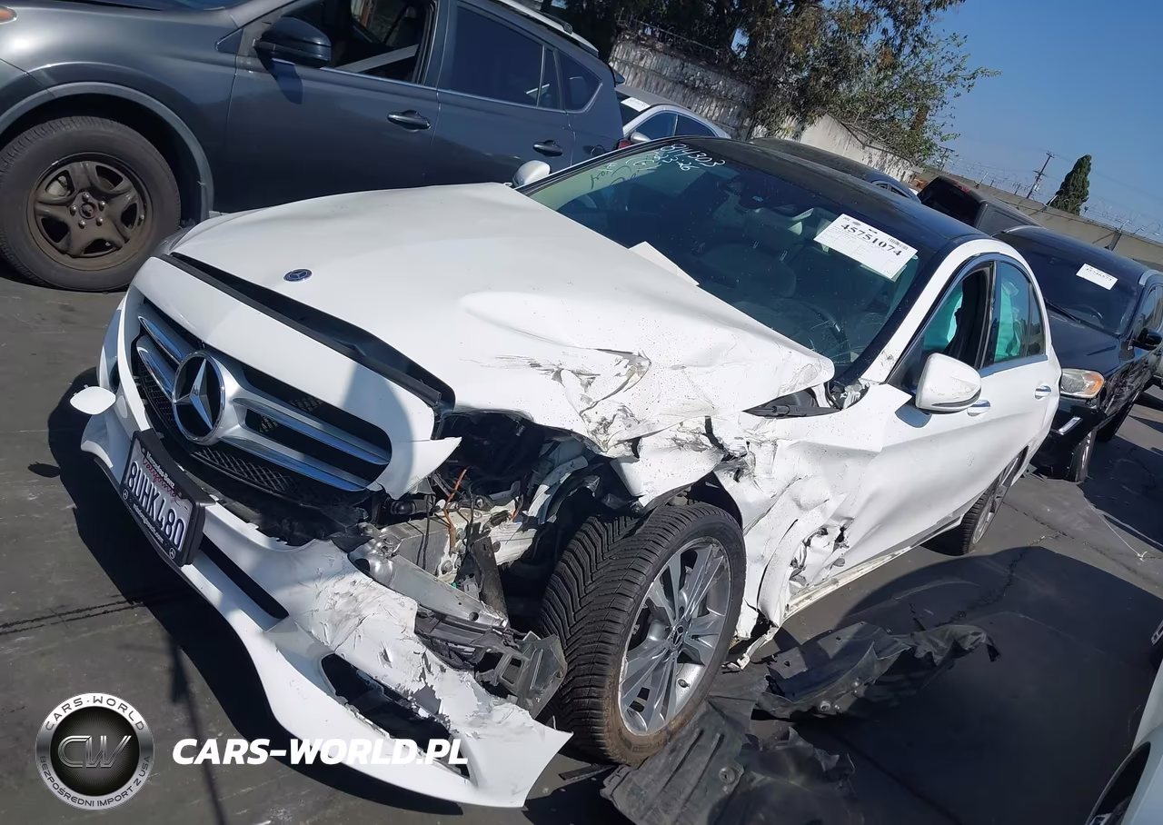 2018 Mercedes-Benz C 300 VIN:55SWF4JB1JU241504 - 2