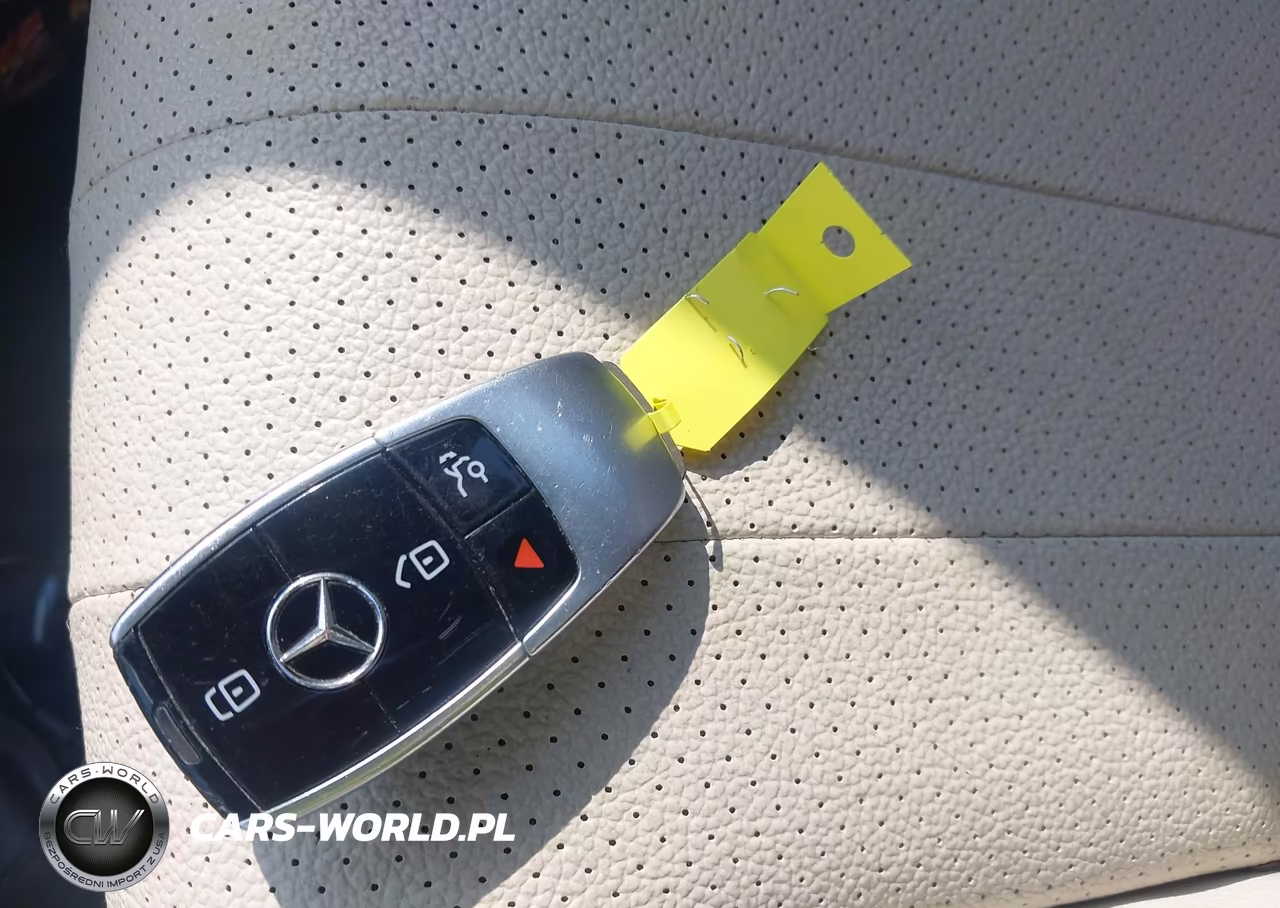 2017 Mercedes-Benz E 300 4Matic VIN:WDDZF4KBXHA088885 - 11